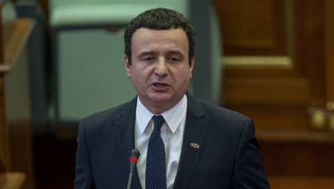 ОБИЛАЗАК МЕМОРИЈАЛНОГ КОМПЛЕКСА: Аљбин Курти преузео и званично дужност премијера ОБИЛАЗАК МЕМОРИЈАЛНОГ КОМПЛЕКСА: Аљбин Курти преузео и званично дужност премијера