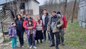 ОВО ЈЕ НАЈЛЕПША БОЖИЋНА ПРИЧА: Породица Јовановић ускоро под истим кровом ОВО ЈЕ НАЈЛЕПША БОЖИЋНА ПРИЧА: Породица Јовановић ускоро под истим кровом
