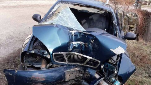 OD SILINE UDARA BAKA JE ODMAH PREMINULA: Detalji tragedije kod Knjaževca, unuk je vozio kod sestre na Badnji dan OD SILINE UDARA BAKA JE ODMAH PREMINULA: Detalji tragedije kod Knjaževca, unuk je vozio kod sestre na Badnji dan