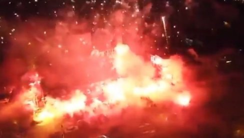 SPEKTAKL NIŠKIH DELIJA: Vatromet sa 35 lokacija za 35 godina grupe (VIDEO) SPEKTAKL NIŠKIH DELIJA: Vatromet sa 35 lokacija za 35 godina grupe (VIDEO)