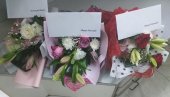 ДАРОВИ БОЖИЋНИМ БЕБАМА: Традиционална акција локалне самоуправе у Краљеву ДАРОВИ БОЖИЋНИМ БЕБАМА: Традиционална акција локалне самоуправе у Краљеву
