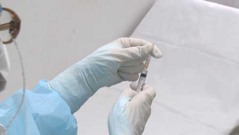 POČELA VAKCINACIJA U PRIJEPOLJU: Zdravstveni radnici koji rade u kovid ambulanti prvi su primili vakcinu POČELA VAKCINACIJA U PRIJEPOLJU: Zdravstveni radnici koji rade u kovid ambulanti prvi su primili vakcinu