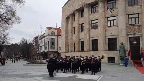 HIMNA RS ODJEKUJE ISPRED PREDSEDNIŠTVA: Poslušajte Moju Republiku u izvođenju Orkestra MUP (VIDEO) HIMNA RS ODJEKUJE ISPRED PREDSEDNIŠTVA: Poslušajte Moju Republiku u izvođenju Orkestra MUP (VIDEO)