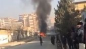 ЕКСПЛОЗИЈА У СИРИЈИ: Граната испаљена на бирачко место за време гласања ЕКСПЛОЗИЈА У СИРИЈИ: Граната испаљена на бирачко место за време гласања