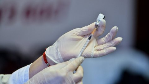 ОДОБРЕНА ФАЈЗЕР ВАКЦИНА ЗА ДЕЦУ ОД 12 ДО 15 ГОДИНА: Европа почиње вакцинацију адолесцената ОДОБРЕНА ФАЈЗЕР ВАКЦИНА ЗА ДЕЦУ ОД 12 ДО 15 ГОДИНА: Европа почиње вакцинацију адолесцената