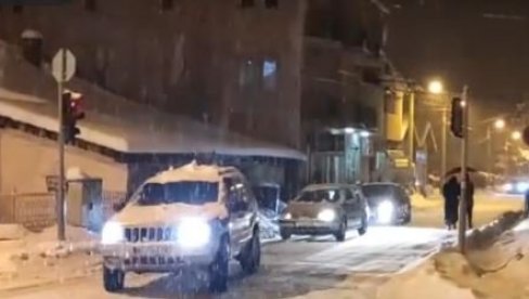 LEDENA KIŠA I SNEG NA PEŠTERU I U TUTINU: Veliki broj meštana ostao bez struje (FOTO) LEDENA KIŠA I SNEG NA PEŠTERU I U TUTINU: Veliki broj meštana ostao bez struje (FOTO)
