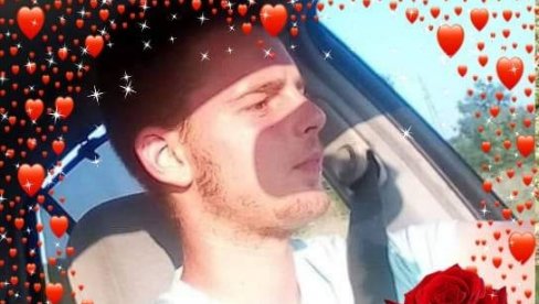 „САН МУ ЈЕ БИО ДОМ У МАЈСКИМ ПОЉАНАМА, А КОШТАО ГА ЈЕ ЖИВОТА”: Потресна исповест Даркове мајке, младића (20) на кога се срушила кућа (ФОТО) „САН МУ ЈЕ БИО ДОМ У МАЈСКИМ ПОЉАНАМА, А КОШТАО ГА ЈЕ ЖИВОТА”: Потресна исповест Даркове мајке, младића (20) на кога се срушила кућа (ФОТО)