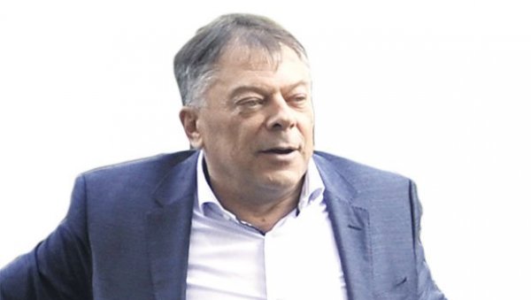 ИСПРОСИЛИ ДАНИЦУ: Министар Новица Тончев жени сина Владу, ево како будућа млада изгледа (ФОТО) ИСПРОСИЛИ ДАНИЦУ: Министар Новица Тончев жени сина Владу, ево како будућа млада изгледа (ФОТО)
