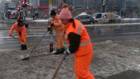 ОПШТИНА ВОЖДОВАЦ ПОМАЖЕ У ЧИШЋЕЊУ СНЕГА: Захтеве поднети месним заједницама ОПШТИНА ВОЖДОВАЦ ПОМАЖЕ У ЧИШЋЕЊУ СНЕГА: Захтеве поднети месним заједницама
