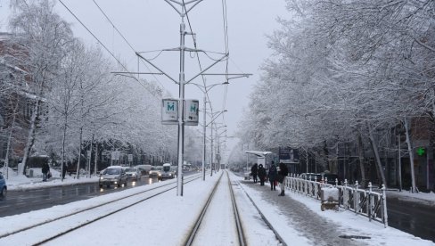 PUTEVI SRBIJE APELUJU: Sutra i prekosustra oprez u vožnji zbog snega PUTEVI SRBIJE APELUJU: Sutra i prekosustra oprez u vožnji zbog snega