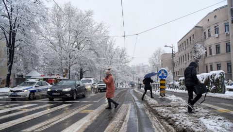 ГОДИНА ПРОЂЕ, ЈАНУАР НИКАД: Зашто нам се чини да овај месецтраје дуже - Сви имају исте симптоме, психолози нуде решење