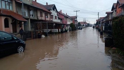 NAJUGROŽENIJE NASELJE ROGOZ: Zbog obilnih padavina poplave i u pirotskom kraju (FOTO) NAJUGROŽENIJE NASELJE ROGOZ: Zbog obilnih padavina poplave i u pirotskom kraju (FOTO)