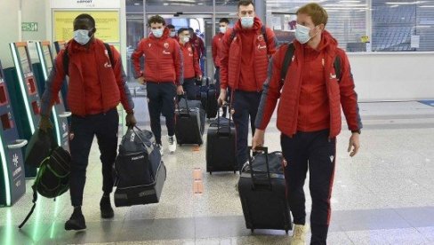 CRVENO-BELI NAPUSTILI BEOGRAD: Fudbaleri Zvezde otputovali na Kipar CRVENO-BELI NAPUSTILI BEOGRAD: Fudbaleri Zvezde otputovali na Kipar
