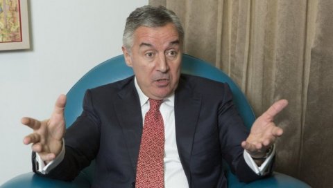 МИЛО ЈАВНО ПРЕТИ ГРАЂАНИМА И ПОЛИЦИЈИ Након крађе поручили: За сат времена узимамо ствар у своје руке МИЛО ЈАВНО ПРЕТИ ГРАЂАНИМА И ПОЛИЦИЈИ Након крађе поручили: За сат времена узимамо ствар у своје руке