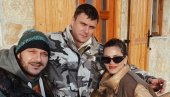MILICA I VUK NERAZDVOJNI: Uživaju u snežnim čarolijama na Mokroj Gori MILICA I VUK NERAZDVOJNI: Uživaju u snežnim čarolijama na Mokroj Gori