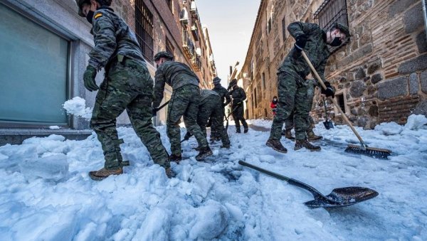 ФИЛОМЕНА ПРЕД ВРАТИМА СРБИЈЕ: Опасна ледена олуја стиже на Балкан - температуре иду у минус, а ово ће бити најхладнији дан ФИЛОМЕНА ПРЕД ВРАТИМА СРБИЈЕ: Опасна ледена олуја стиже на Балкан - температуре иду у минус, а ово ће бити најхладнији дан