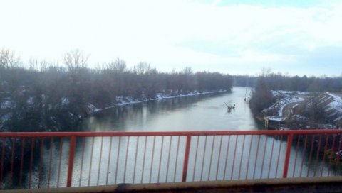 КИША ЗАДАЈЕ ПРОБЛЕМЕ: Водостај Велике Мораве порастао за један метар КИША ЗАДАЈЕ ПРОБЛЕМЕ: Водостај Велике Мораве порастао за један метар