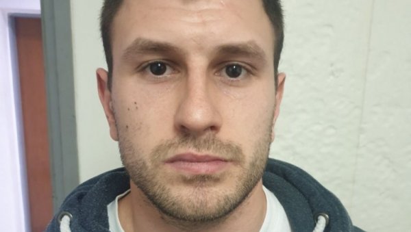 ПАО ОСУМЊИЧЕНИ ЗА УБИСТВО НАВИЈАЧА ВОЈВОДИНЕ: Мушкарац из Новог Сада ухапшен у Бањалуци, крио се под лажним идентитетом ПАО ОСУМЊИЧЕНИ ЗА УБИСТВО НАВИЈАЧА ВОЈВОДИНЕ: Мушкарац из Новог Сада ухапшен у Бањалуци, крио се под лажним идентитетом
