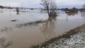 POPLAVLJENA VRANJSKA SELA: Noćas evakuisano stanovništvo, moguća vanredna situacija POPLAVLJENA VRANJSKA SELA: Noćas evakuisano stanovništvo, moguća vanredna situacija