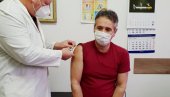 VAKCINISAO SE GRADONAČELNIK VRANJA: Dr Slobodan Milenković primio Fajzerovu vakcinu VAKCINISAO SE GRADONAČELNIK VRANJA: Dr Slobodan Milenković primio Fajzerovu vakcinu