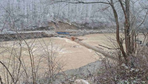 ВЛАСОТИНЦЕ БЕЗ ВОДЕ ЗА ПИЋЕ: Оштећен водозахват на Власини – почела санација штете након поплава ВЛАСОТИНЦЕ БЕЗ ВОДЕ ЗА ПИЋЕ: Оштећен водозахват на Власини – почела санација штете након поплава