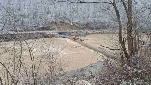 ВЛАСОТИНЦЕ БЕЗ ВОДЕ ЗА ПИЋЕ: Оштећен водозахват на Власини – почела санација штете након поплава ВЛАСОТИНЦЕ БЕЗ ВОДЕ ЗА ПИЋЕ: Оштећен водозахват на Власини – почела санација штете након поплава