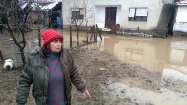 РАСТЕРЕТНИ КАНАЛ ЗАМАЛО ЗАКАСНИО? Почела санација последица великих поплава у Лесковачком крају РАСТЕРЕТНИ КАНАЛ ЗАМАЛО ЗАКАСНИО? Почела санација последица великих поплава у Лесковачком крају