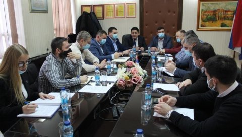 БИРАЈУ НОВО РУКОВОДСТВО: Бијељина 25. јануара очекује нови локални парламент БИРАЈУ НОВО РУКОВОДСТВО: Бијељина 25. јануара очекује нови локални парламент