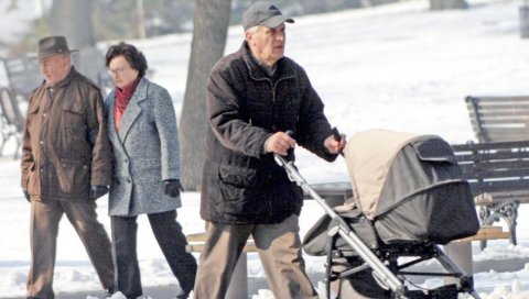 ПЕНЗИЈЕ ВЕЋЕ 5,9 ОДСТО: Пензионерима у Србији почела да стижу увећана примања ПЕНЗИЈЕ ВЕЋЕ 5,9 ОДСТО: Пензионерима у Србији почела да стижу увећана примања