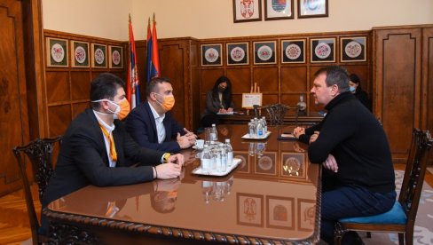 НОВИХ 500 РАДНИХ МЕСТА: „Континентал“ отвара у марту погон у Новом Саду НОВИХ 500 РАДНИХ МЕСТА: „Континентал“ отвара у марту погон у Новом Саду