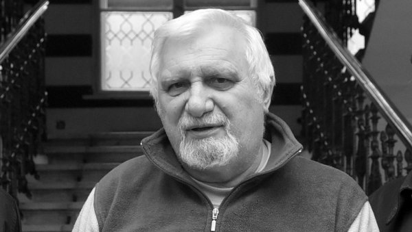ПРЕМИНУО МИЉУРКО ВУКАДИНОВИЋ: Песник изгубио битку са короном ПРЕМИНУО МИЉУРКО ВУКАДИНОВИЋ: Песник изгубио битку са короном