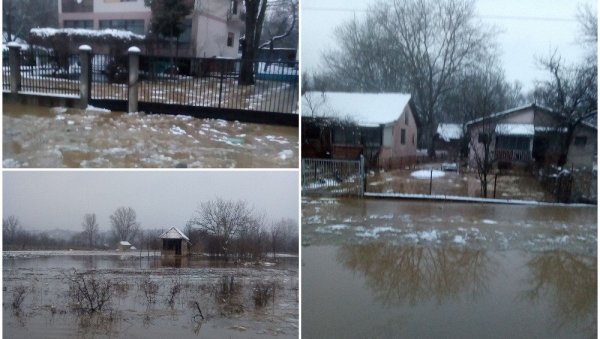 ПОПЛАВЕ У ЂУНИСУ: Око 35 хектара под водом, код Бруса 150 домаћинстава без струје ПОПЛАВЕ У ЂУНИСУ: Око 35 хектара под водом, код Бруса 150 домаћинстава без струје