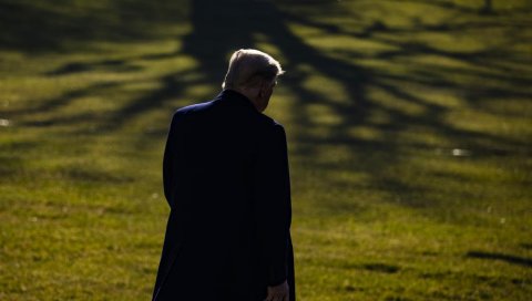 ОСВЕТИЋЕ СЕ ТРАМПУ МАКАР И НА ОНОМ СВЕТУ: Демократе поднеле нов предлог Представничком дому ОСВЕТИЋЕ СЕ ТРАМПУ МАКАР И НА ОНОМ СВЕТУ: Демократе поднеле нов предлог Представничком дому
