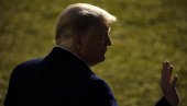 ТРАМП НЕЋЕ ПРИСУСТВОВАТИ ИНАУГУРАЦИЈИ: Опроштајни говор у бази па напушта Вашингтон ТРАМП НЕЋЕ ПРИСУСТВОВАТИ ИНАУГУРАЦИЈИ: Опроштајни говор у бази па напушта Вашингтон