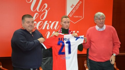 VELJKO SIMIĆ POTPISAO ZA VOJVODINU: Ne slažem se da je ovo korak nazad, Vojvodina je veliki klub! VELJKO SIMIĆ POTPISAO ZA VOJVODINU: Ne slažem se da je ovo korak nazad, Vojvodina je veliki klub!