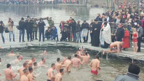 БЕЗ ПЛИВАЊА ЗА ЧАСНИ КРСТ: На Богојављење неће бити традиционалне манифестације у Чачку БЕЗ ПЛИВАЊА ЗА ЧАСНИ КРСТ: На Богојављење неће бити традиционалне манифестације у Чачку
