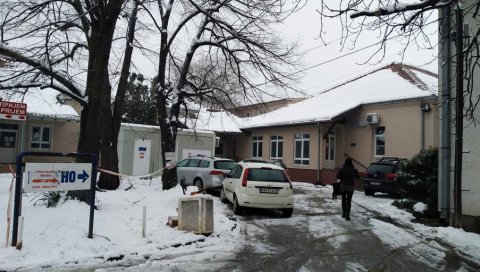 ЛАКШЕ НА КОВИД ОДЕЉЕЊУ У ПАРАЋИНУ: Број хоспитализованих смањен још за три ЛАКШЕ НА КОВИД ОДЕЉЕЊУ У ПАРАЋИНУ: Број хоспитализованих смањен још за три