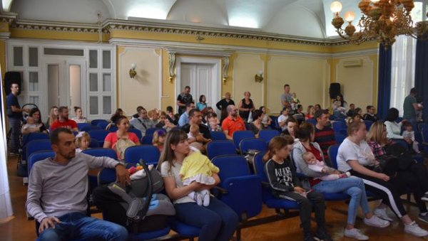 БОЉИ УСЛОВИ ЗА ВИШЕ БЕБА: Град Кикинда са више новца финансира популациону политику БОЉИ УСЛОВИ ЗА ВИШЕ БЕБА: Град Кикинда са више новца финансира популациону политику