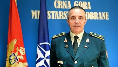 MILO NE DA SVOJE VOJNIKE: Predsednik odbio da potpiše razrešenje načelnika Generalštaba VCG Dragutina Dakića MILO NE DA SVOJE VOJNIKE: Predsednik odbio da potpiše razrešenje načelnika Generalštaba VCG Dragutina Dakića