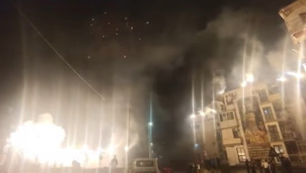 СЛАВИЛО СЕ И У ХЕРЦЕГ НОВОМ: Ватрометом и бакљадама поздравили долазак Православне нове године СЛАВИЛО СЕ И У ХЕРЦЕГ НОВОМ: Ватрометом и бакљадама поздравили долазак Православне нове године
