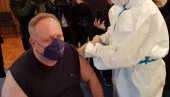 ВАКЦИНИСАН И ГРАДОНАЧЕЛНИК: Настављена имунизација здравствених радника у Лесковцу ВАКЦИНИСАН И ГРАДОНАЧЕЛНИК: Настављена имунизација здравствених радника у Лесковцу