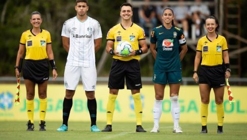 KADETI GREMIJA PRESLIŠALI A REPREZENTACIJU BRAZILA: Možda će selekcija bolje proći protiv ženskog tima? KADETI GREMIJA PRESLIŠALI A REPREZENTACIJU BRAZILA: Možda će selekcija bolje proći protiv ženskog tima?