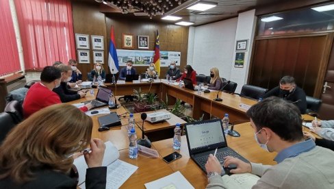 USVOJEN PRAVILNIK U VRANJU: Podrška iz budžeta za vantelesnu oplodnju i porodice sa duplim blizancima i trojkama USVOJEN PRAVILNIK U VRANJU: Podrška iz budžeta za vantelesnu oplodnju i porodice sa duplim blizancima i trojkama