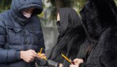 CECA DOŠLA NA ARKANOV GROB: Stigla je među prvima, a evo ko je bio pored nje! (FOTO) CECA DOŠLA NA ARKANOV GROB: Stigla je među prvima, a evo ko je bio pored nje! (FOTO)