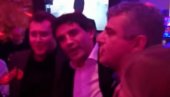 ВЕЛИКИ СКАНДАЛ У ХРВАТСКОЈ: Тренер загребачког Динама певао песме Хајдука (ВИДЕО) ВЕЛИКИ СКАНДАЛ У ХРВАТСКОЈ: Тренер загребачког Динама певао песме Хајдука (ВИДЕО)
