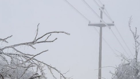 МНОГО ПОКИДАНИХ ВОДОВА: Виши делови Власотинца и даље без струје МНОГО ПОКИДАНИХ ВОДОВА: Виши делови Власотинца и даље без струје