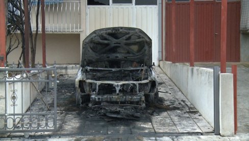 GOREO PASAT U DVORIŠTU: Nova paljevina automobila u Trebinju uznemirila javnost GOREO PASAT U DVORIŠTU: Nova paljevina automobila u Trebinju uznemirila javnost