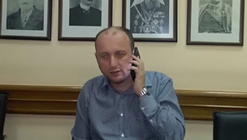 КНЕЖЕВИЋ НАЈАВИО ТУЖБЕ: Ако ми још једно помену мајку, тесна ће им бити Подгорица! КНЕЖЕВИЋ НАЈАВИО ТУЖБЕ: Ако ми још једно помену мајку, тесна ће им бити Подгорица!