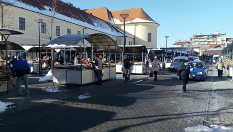 ПИЈАЦА КАО УКРАС ГРАДА: Обновљена зелена тржница у Сомбору почела са радом ПИЈАЦА КАО УКРАС ГРАДА: Обновљена зелена тржница у Сомбору почела са радом