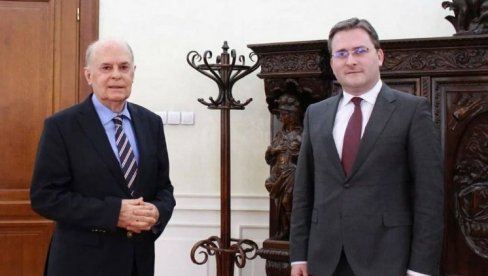 ŠKOLSKI NA KAFI: Selaković i Jovanović se prisećali đačkih dana ŠKOLSKI NA KAFI: Selaković i Jovanović se prisećali đačkih dana
